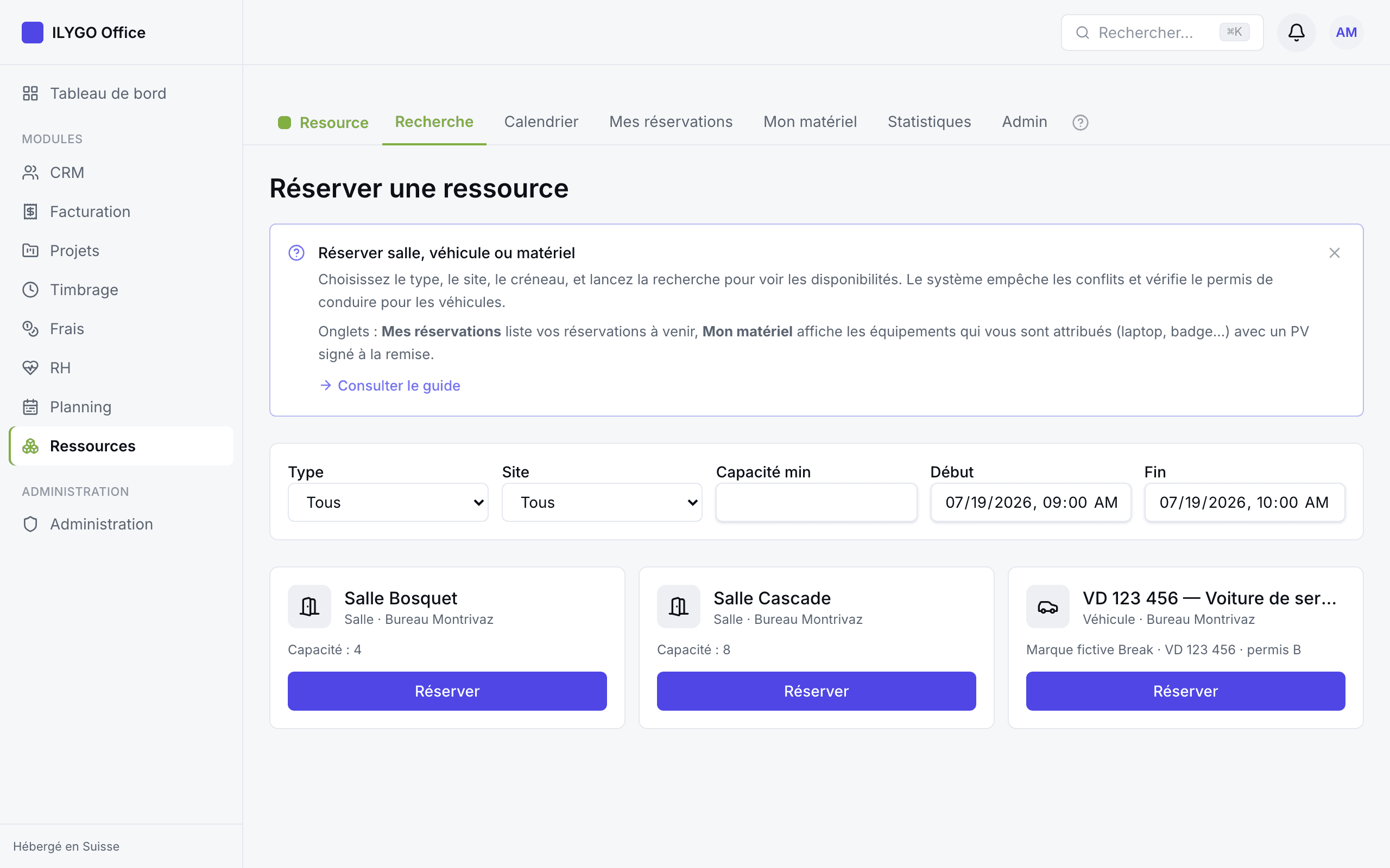 Recherche de ressources avec les filtres type, site, capacité et créneau, et les cartes de résultats